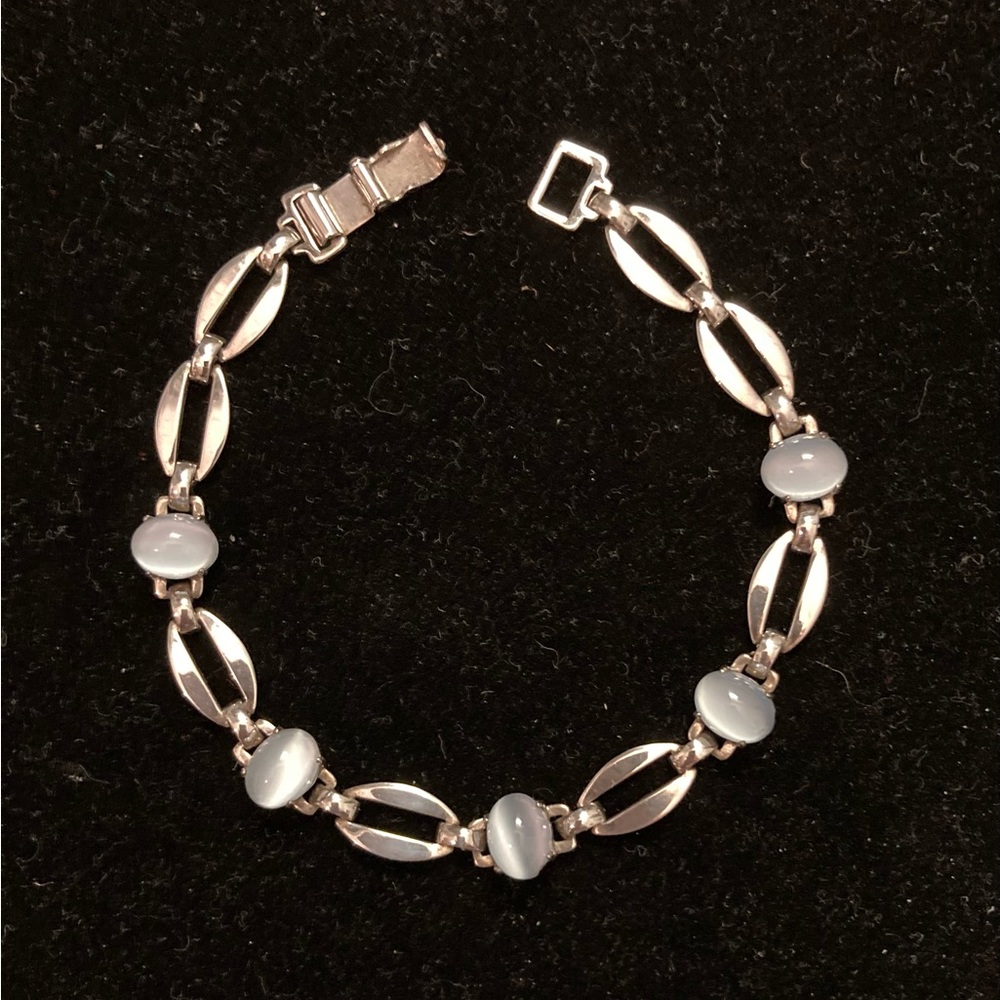 Vintage W. E. Richards Sterling Silver Moonstone Bracelet